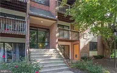 10720 W West Dr #103, Fairfax, VA 22030