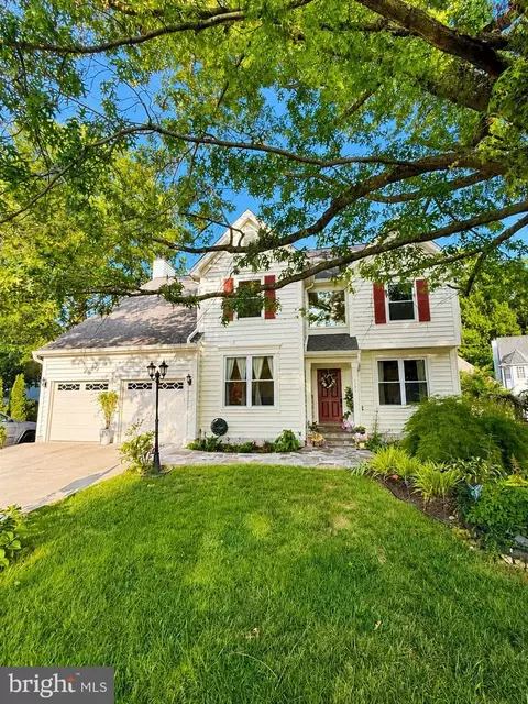 4001 Crestar Ct, Fairfax, VA 22032