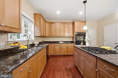 10802 Second St, Fairfax, VA 22030 photo 12