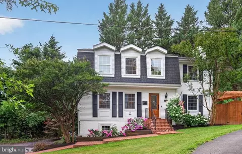 4020 Roberts Rd, Fairfax, VA 22032