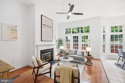 Living - 4331 Delegate Ct, Fairfax, VA 22030 photo 1 of 1