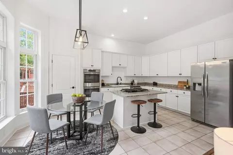 Kitchen - 4331 Delegate Ct, Fairfax, VA 22030 photo 2 of 3