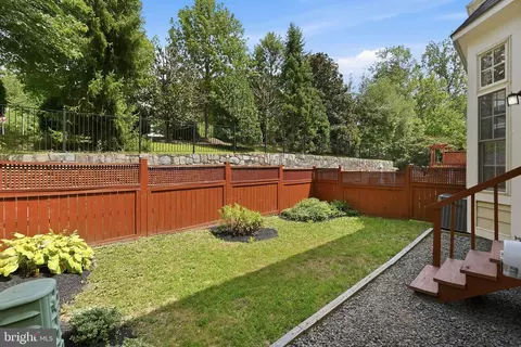 Exterior - 4331 Delegate Ct, Fairfax, VA 22030 photo 2 of 4