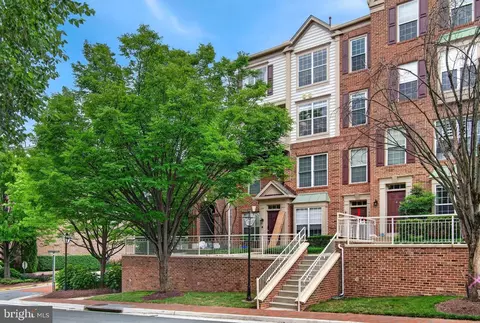 10349 Sager Ave #301, Fairfax, VA 22030