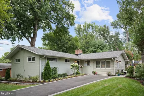3426 Brookwood Dr, Fairfax, VA 22030