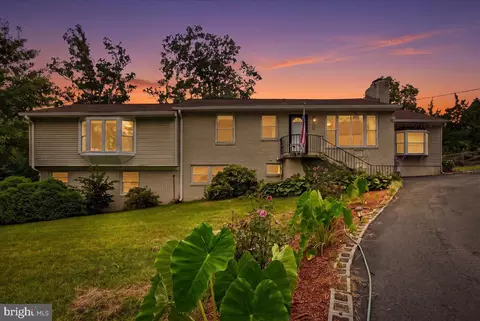 10805 Carol St, Fairfax, VA 22030