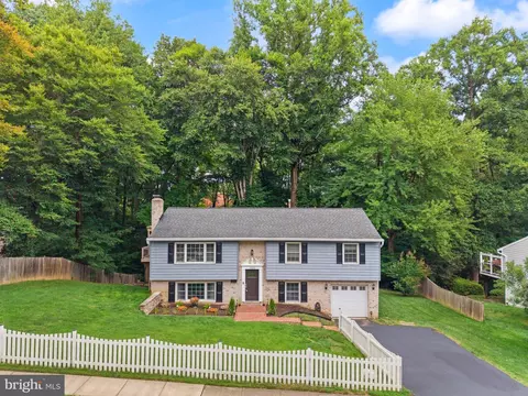 10102 Spring Lake Ter, Fairfax, VA 22030