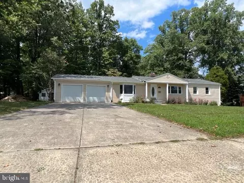 3704 Bevan Dr, Fairfax, VA 22030