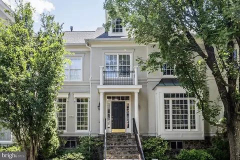 10103 Farr Oak Pl, Fairfax, VA 22030