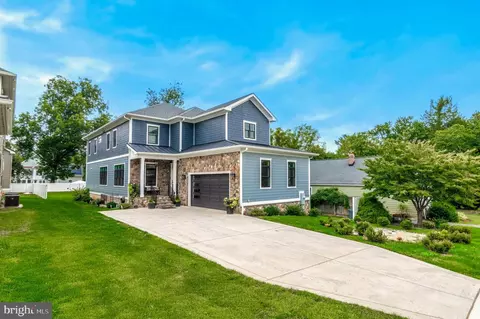 10704 Warwick Ave, Fairfax, VA 22030