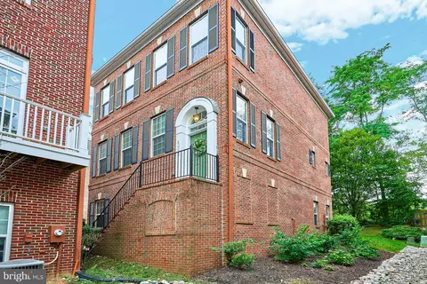 4092 Glendale Way, Fairfax, VA 22030