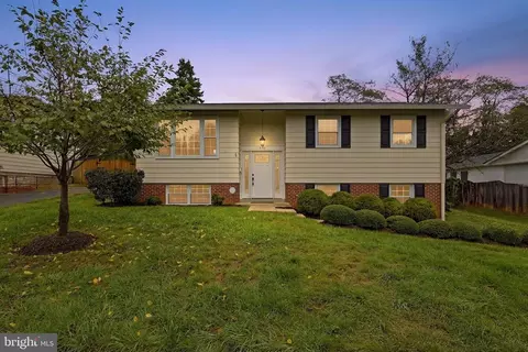 3610 Heritage Ln, Fairfax, VA 22030