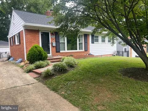 10914 Byrd Dr, Fairfax, VA 22030