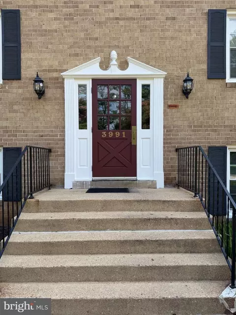 3991 Lyndhurst Dr #204, Fairfax, VA 22031