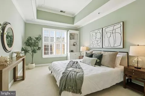 10328 Sager Ave #403, Fairfax, VA 22030