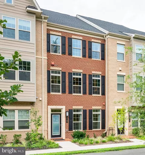 3722 Mclean Ave, Fairfax, VA 22030