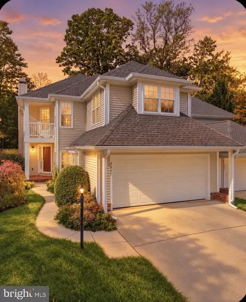 9827 Bolton Village Ct, Fairfax, VA 22032
