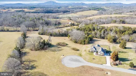 43 Halsey Ct, Wirtz, VA 24184