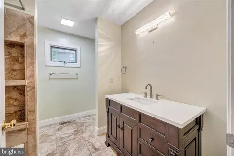 Bath - 310 Saddleback Trl, Hardy, VA 24101 photo 5 of 9
