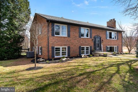 6359 Rosedale Farm Dr, Broad Run, VA 20137