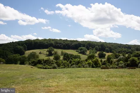 Burrland, The Plains, VA 20198