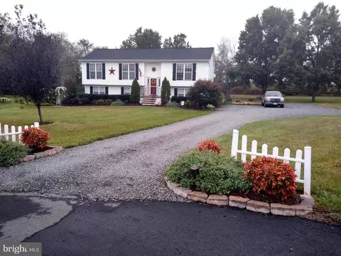 10878 Rugby Dr, Bealeton, VA 22712