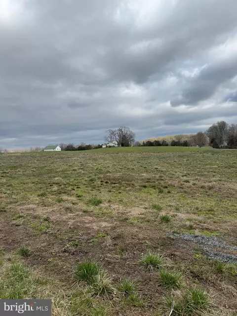 Paradise Road, Warrenton, VA 20187