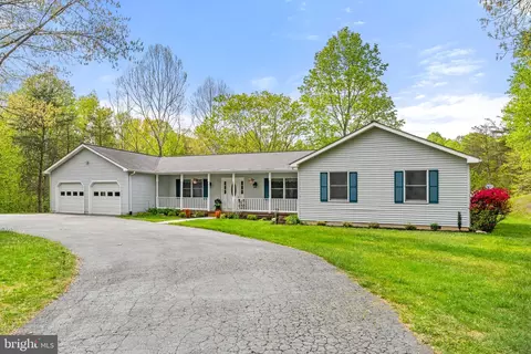 5130 Thorpe Hill Rd, Marshall, VA 20115