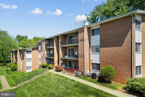 635 Waterloo Rd #232, Warrenton, VA 20186