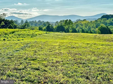 Pasture Lane, Marshall, VA 20115