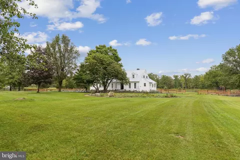 6288 Black Horseman Ln, Midland, VA 22728