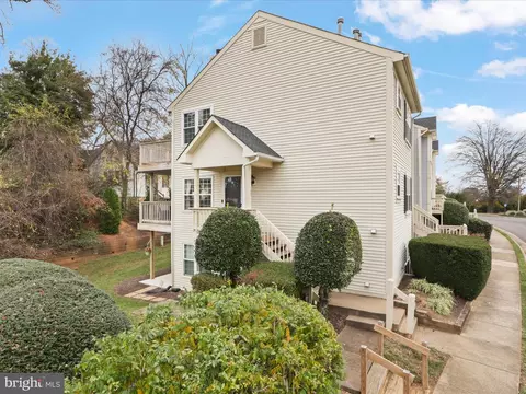 708 B Cedar Crest Dr, Warrenton, VA 20186 photo 3