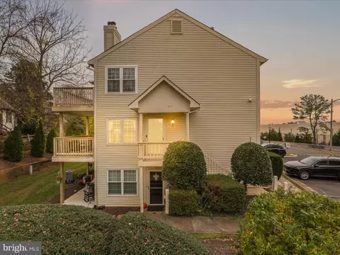 708 B Cedar Crest Dr, Warrenton, VA 20186