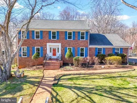 5646 Wilshire Ct, Warrenton, VA 20187