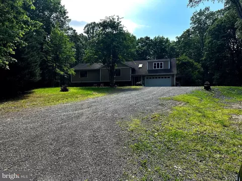 3587 Monarch Ln, Midland, VA 22728