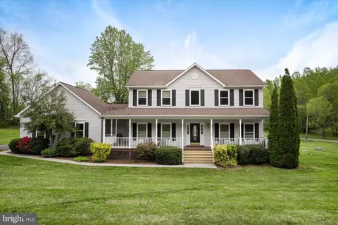 9563 Elihu Hill Rd, Marshall, VA 20115