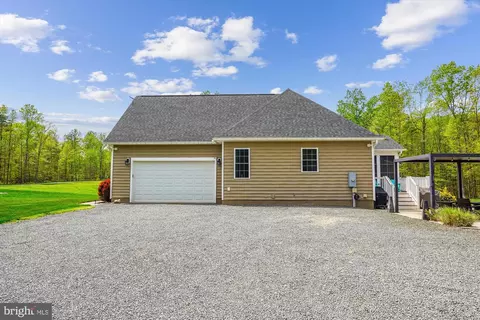 Exterior - 17585 Brandy Ln, Marshall, VA 20115 photo 5 of 16