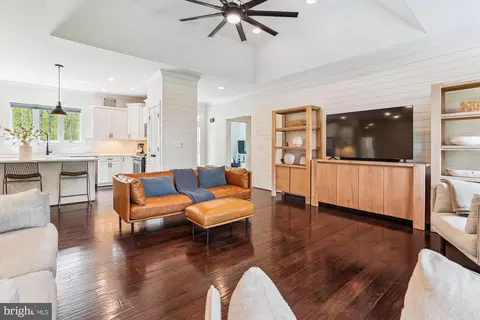 Entry Way - 17585 Brandy Ln, Marshall, VA 20115 photo 6 of 11