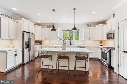 Kitchen - 17585 Brandy Ln, Marshall, VA 20115 photo 1 of 5