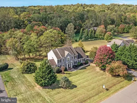 6926 Emma Ct, Warrenton, VA 20187