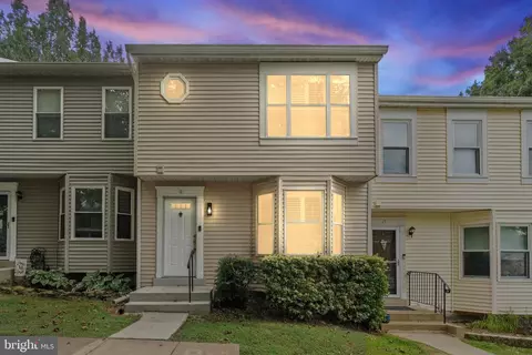 13 Aviary St, Warrenton, VA 20186 photo 2