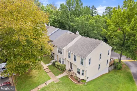 13 Aviary St, Warrenton, VA 20186 photo 3