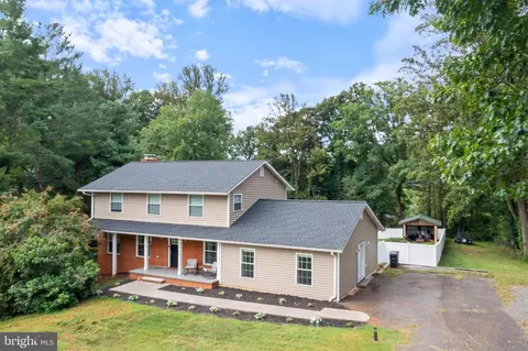 7406 Stuart Cir, Warrenton, VA 20187