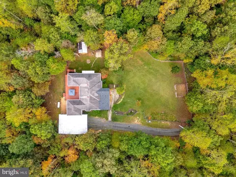 View/Area - 5536 Keyser Rd, Hume, VA 22639 photo 6 of 11