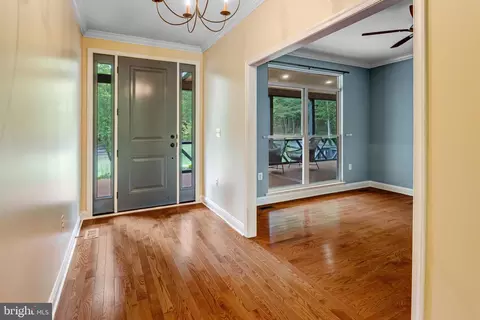 Entry Way - 5536 Keyser Rd, Hume, VA 22639 photo 2 of 3