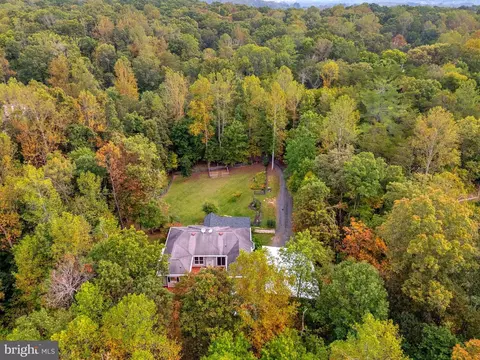 View/Area - 5536 Keyser Rd, Hume, VA 22639 photo 2 of 11