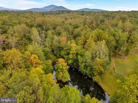 View/Area - 5536 Keyser Rd, Hume, VA 22639 photo 8 of 11