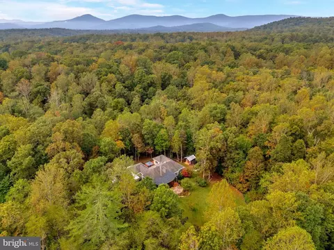 View/Area - 5536 Keyser Rd, Hume, VA 22639 photo 5 of 11