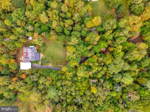 View/Area - 5536 Keyser Rd, Hume, VA 22639 photo 9 of 11