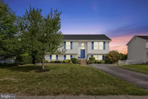 7022 Justin Ct E, Remington, VA 22734
